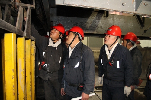 �׸ڿ�ҵ��˾����Χ�ơ���Σ����02  �����������徲��ӭ�����ڡ����������������뿪չ�徲����ר�������ж���ϵͳ�Ų��ش��徲Σ������ȫ�����徲��������ʵץ����ĩ��ͷ�徲����������ͼΪ���ְԱ����һ�߾����徲�Ų��������� ��